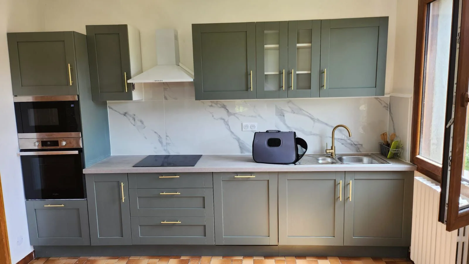 Cuisine vert sauge sur mesure — Projet 4